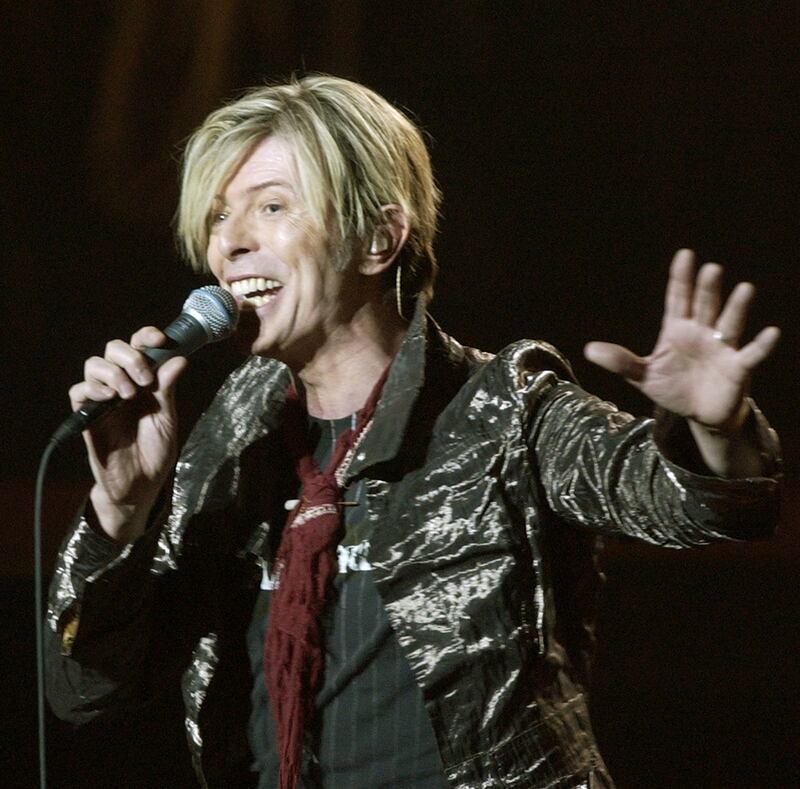 galleries/2013/01/09/david-bowie-s-eclectic-fashion-over-the-years-photos/11david-bowie1440_prqrbg