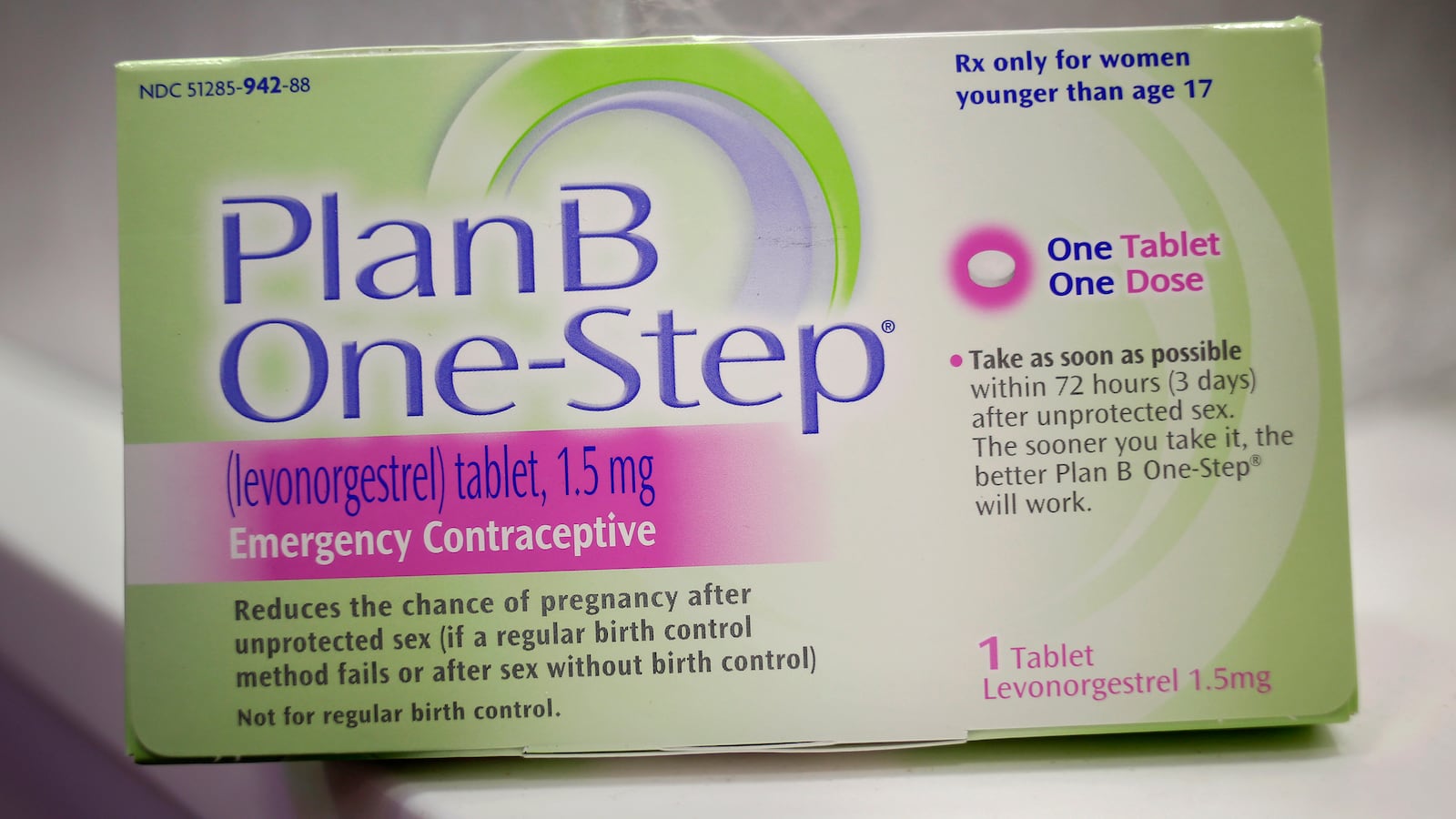 2013-04-05T000000Z_945474401_GM1E9451TLG01_RTRMADP_3_USA-CONTRACEPTION-RULING_kfm6dw