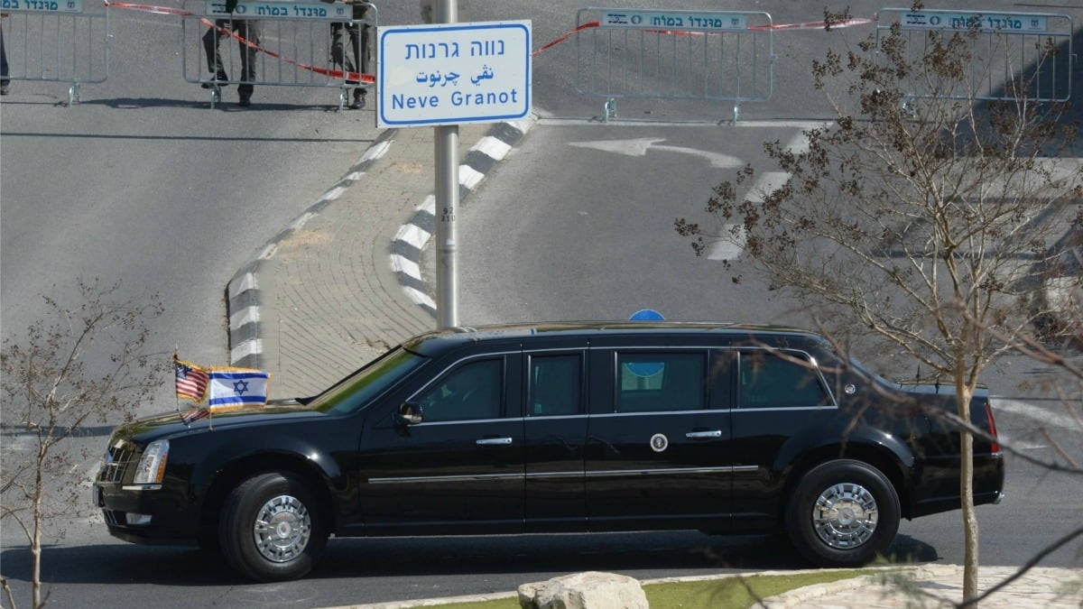 cheats/2013/03/20/presidential-limo-breaks-down-in-tel-aviv/obama-limo-israel-cheat_vf0o5o