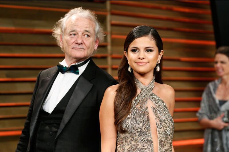 galleries/2014/03/20/best-celebrity-photobombs/140319-celeb-photobomb1-tease_vi3zgl