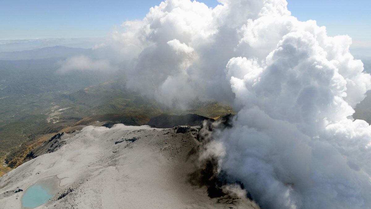 cheats/2014/09/30/new-tremors-felt-at-japanese-volcano/140930-japan-volcano-cheat_aeoxpy