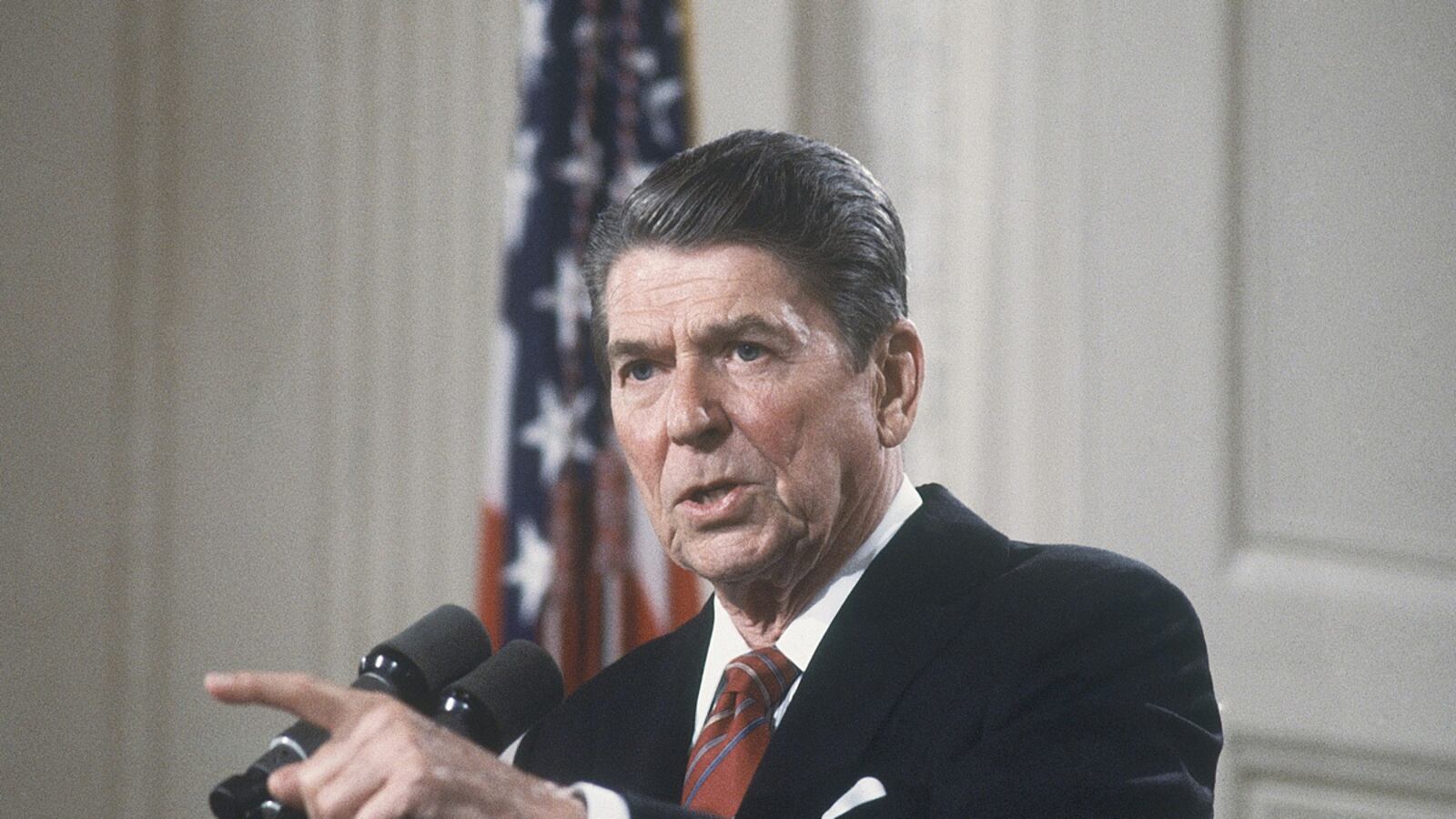 articles/2012/06/15/st-reagan/reagan-fetal-pain-yarrow_w871tk