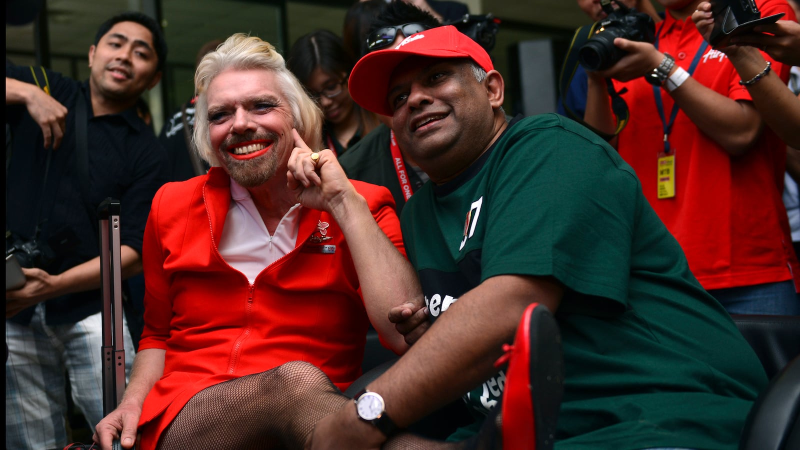 articles/2013/05/13/dakota-and-elle-fanning-to-design-for-rodarte-suri-cruise-is-not-launching-a-fashion-line/130513-branson-embed_uy0i5o