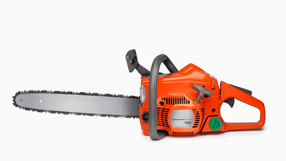 cheats/2012/02/01/fbi-raids-wrong-apartment/fbi-raid-wrong-home-chain-saw-door-cheat_eyn8d9