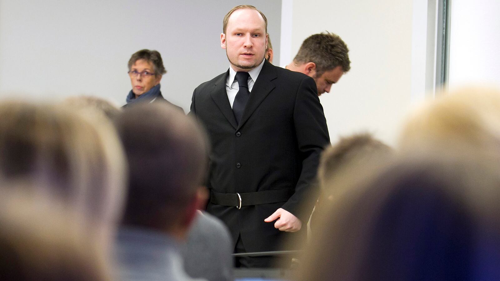 cheats/2012/05/11/shoe-thrown-at-breivik-trial/anders-breivik-shoe-trial-cheat_bs0lo7