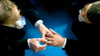 cheats/2011/07/22/nyc-to-meet-gay-wedding-demand/prop-8---gay-wedding-ceremony---main_jeshcw