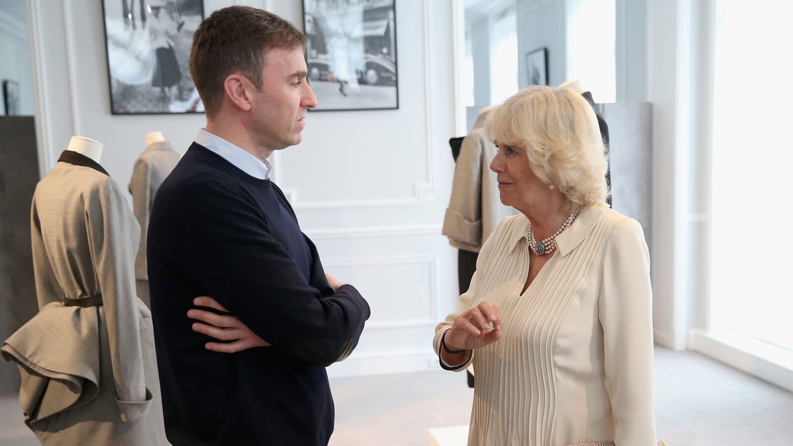 articles/2013/05/28/camilla-drops-into-dior/130528-camilla-visits-dior-sykes2_yqolwk