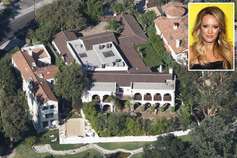 galleries/2011/10/07/frances-bean-cobain-miley-cyrus-and-more-teen-celebs-mansions-photos/teen-mansions-francis-hilary-duff_q4woav