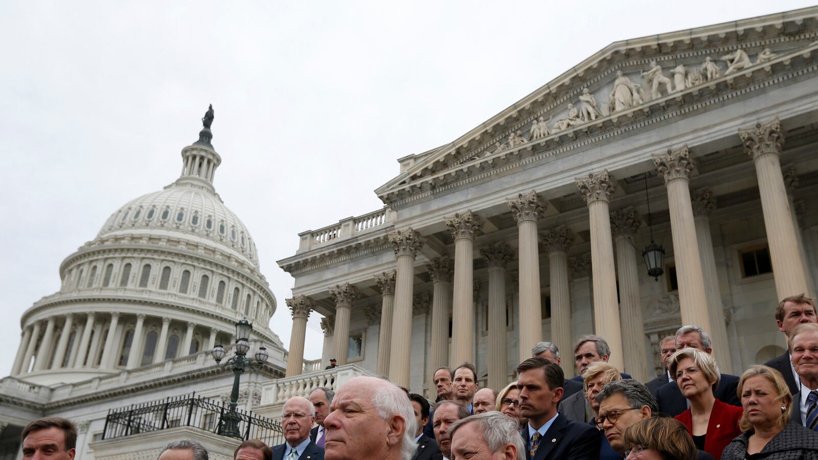 cheats/2014/01/09/most-lawmakers-are-millionaires/131231-christie-dc-resolution_oai4ix