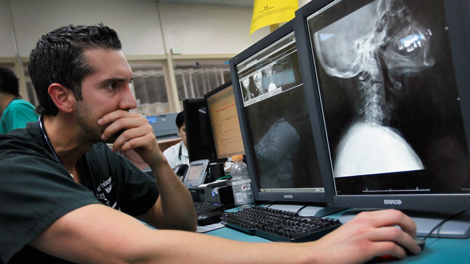 cheats/2014/12/02/fewer-hospital-mistakes-saved-50k-lives/141202-hospital-cheat_exajsz