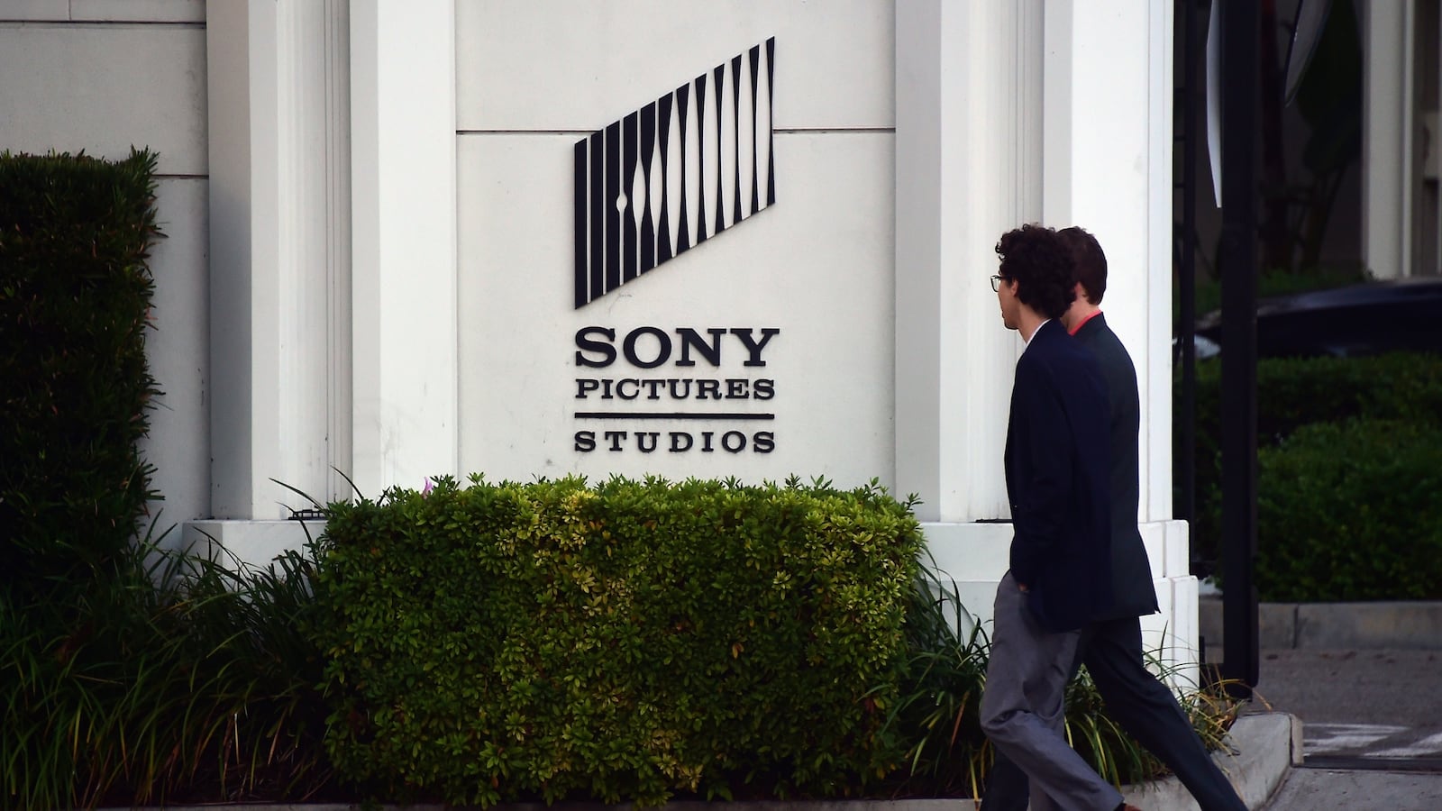 cheats/2014/12/09/sony-hack-leaks-celeb-numbers-aliases/141209-sony-hack-cheat_ipuumw