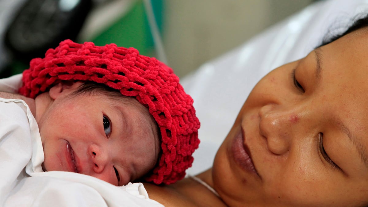 cheats/2011/10/31/un-women-key-to-controlling-population/wiw-7-billion-baby-cs_uxeh7i