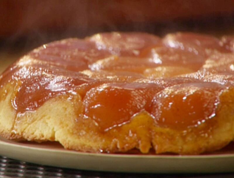 articles/2011/01/06/divine-apple-dishes/burrell-apples---tart-tatin_x1qgmr