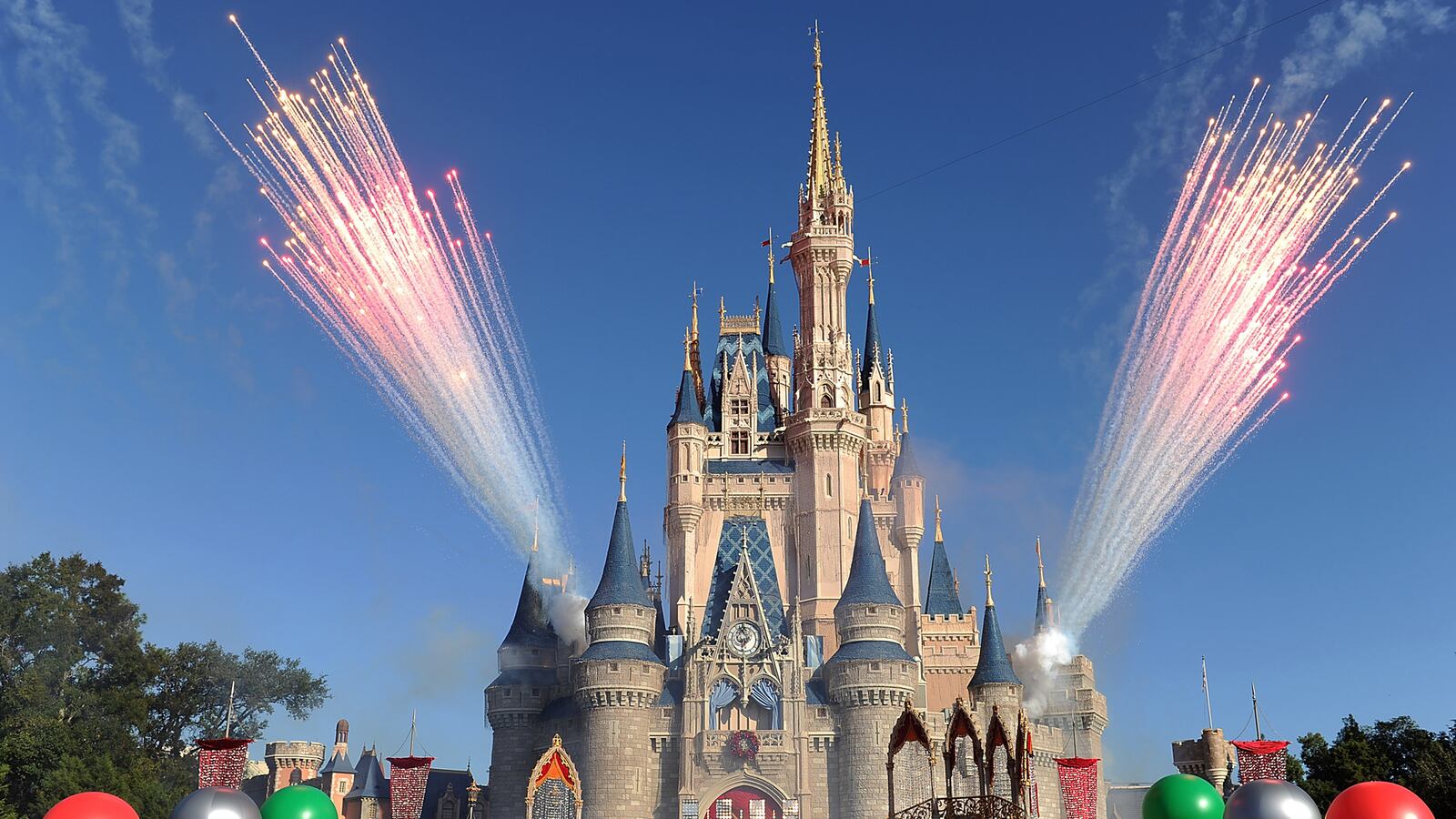 articles/2014/07/17/disney-world-means-everything-to-a-special-needs-mom/140616-picciuto-disney-disability-tease_bhhx5s