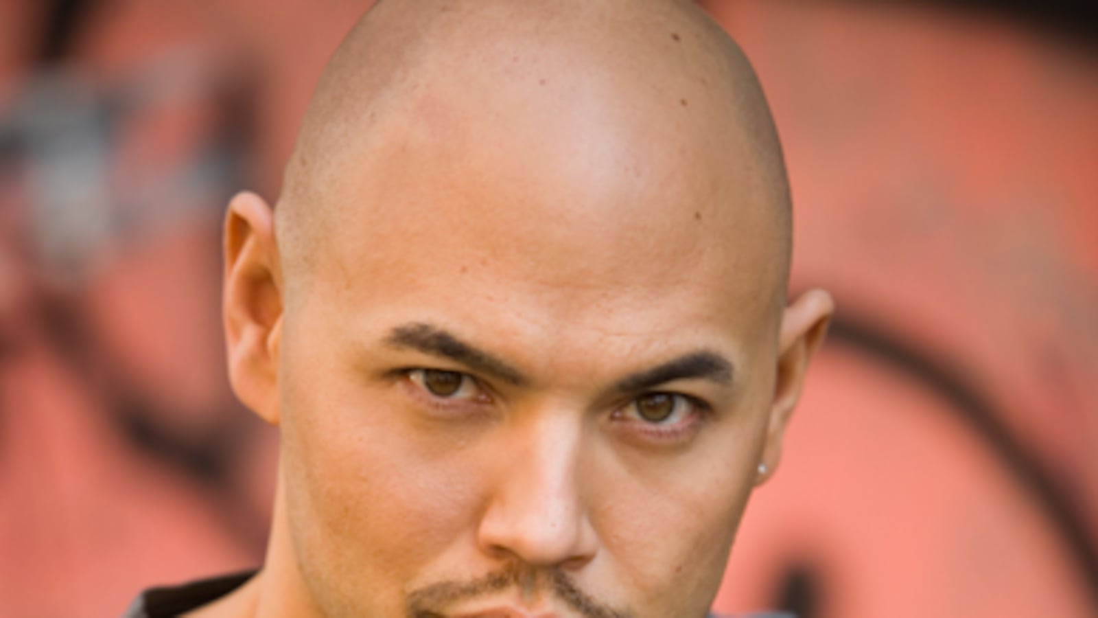 articles/2011/02/19/keith-miller-the-football-player-turned-opera-singer/conant-keith-miller-opera_161213_nkqrpf