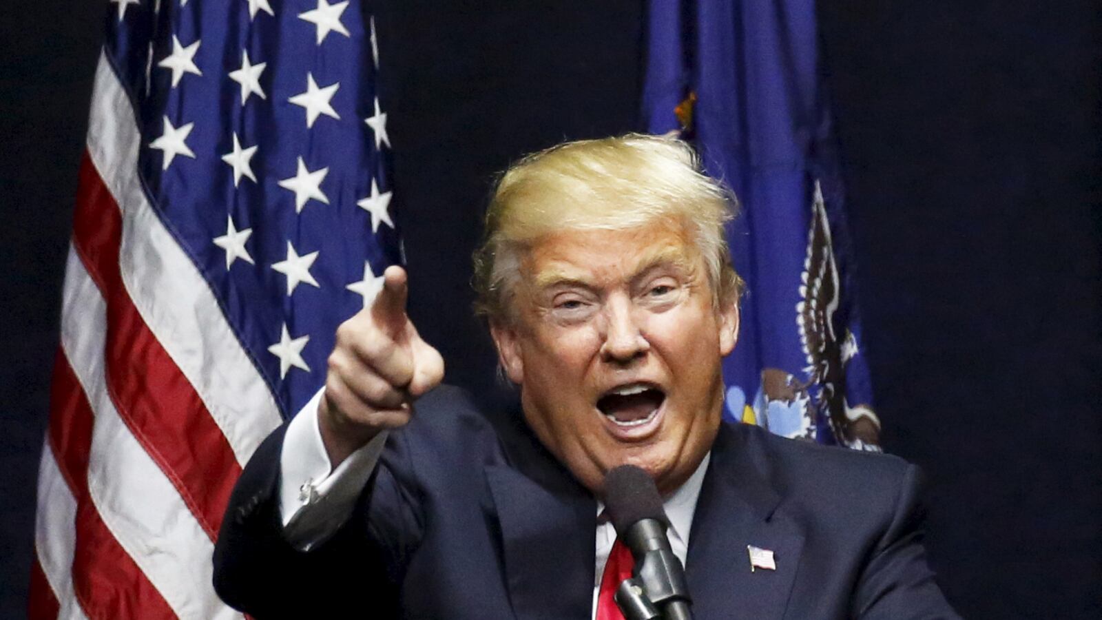 articles/2016/04/07/trump-is-home-at-last-on-a-film-set/160406-nuzzi-donald-trump-new-york-tease-1_j9x4on