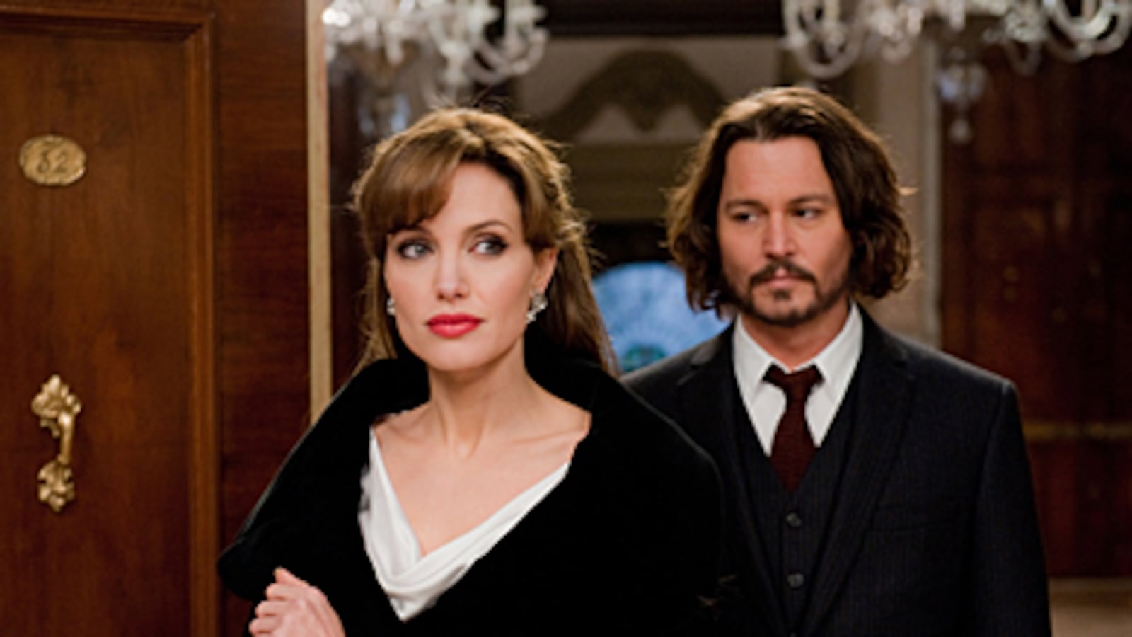 articles/2011/01/13/the-tourist-why-the-angelina-jolie-and-johnny-depp-movie-bombed/laporte-the-tourist_152719_hgija5