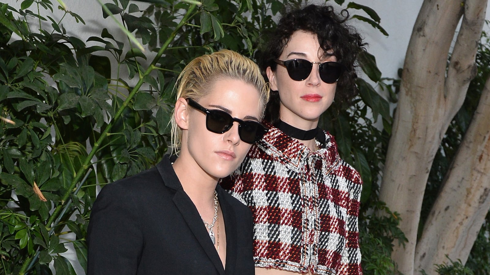 articles/2016/10/27/kristen-stewart-gets-her-revenge-against-donald-trump/161027-zimmerman-kstweart-tease_lz5rps