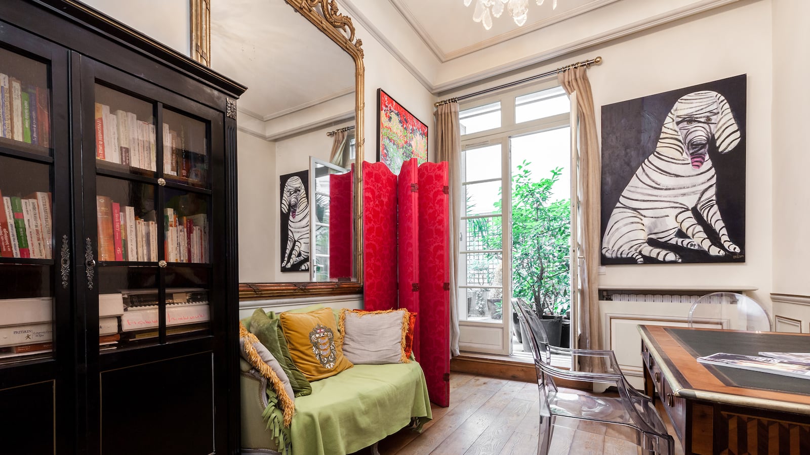 galleries/2014/05/30/omg-i-want-this-house-paris-photos/140529-omg-house-paris-01_l1u1mp