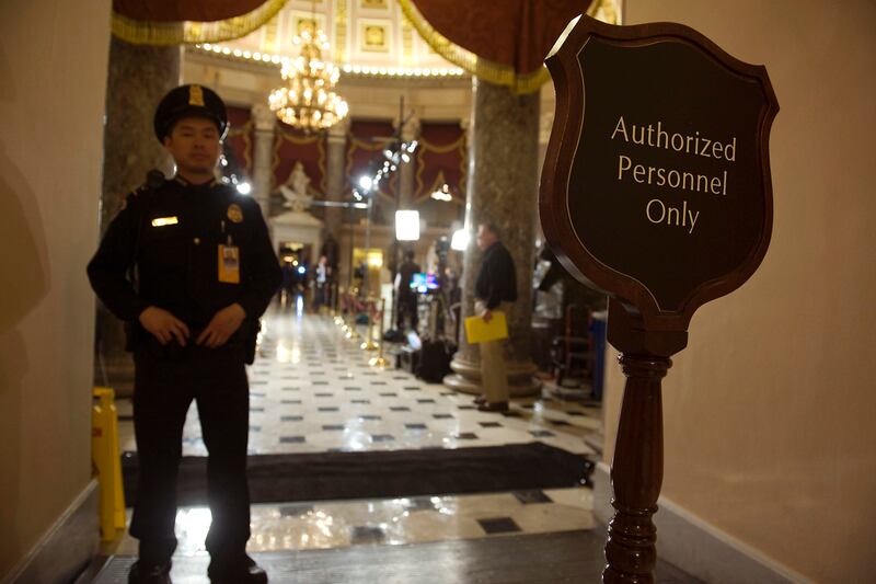 galleries/2012/01/24/president-obama-state-of-the-union-address-photos/sotu-press-room_buvtu5