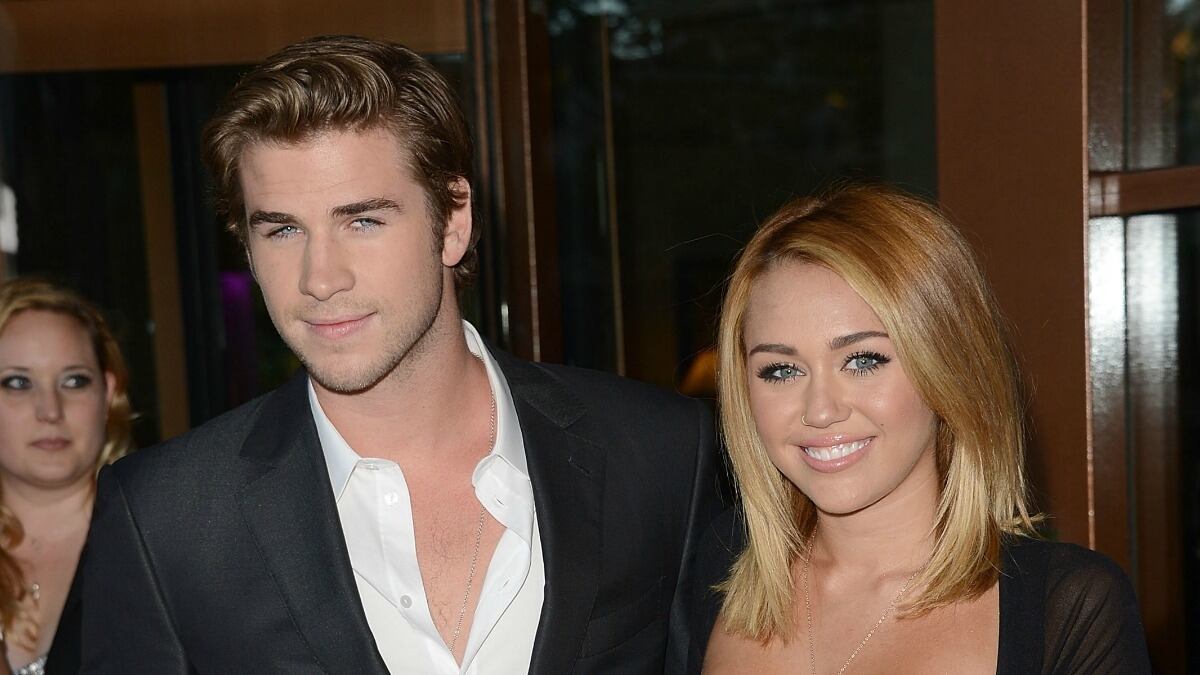 cheats/2013/05/29/miley-cyrus-s-wedding-is-off/miley-breakup-cheat_oiw19o