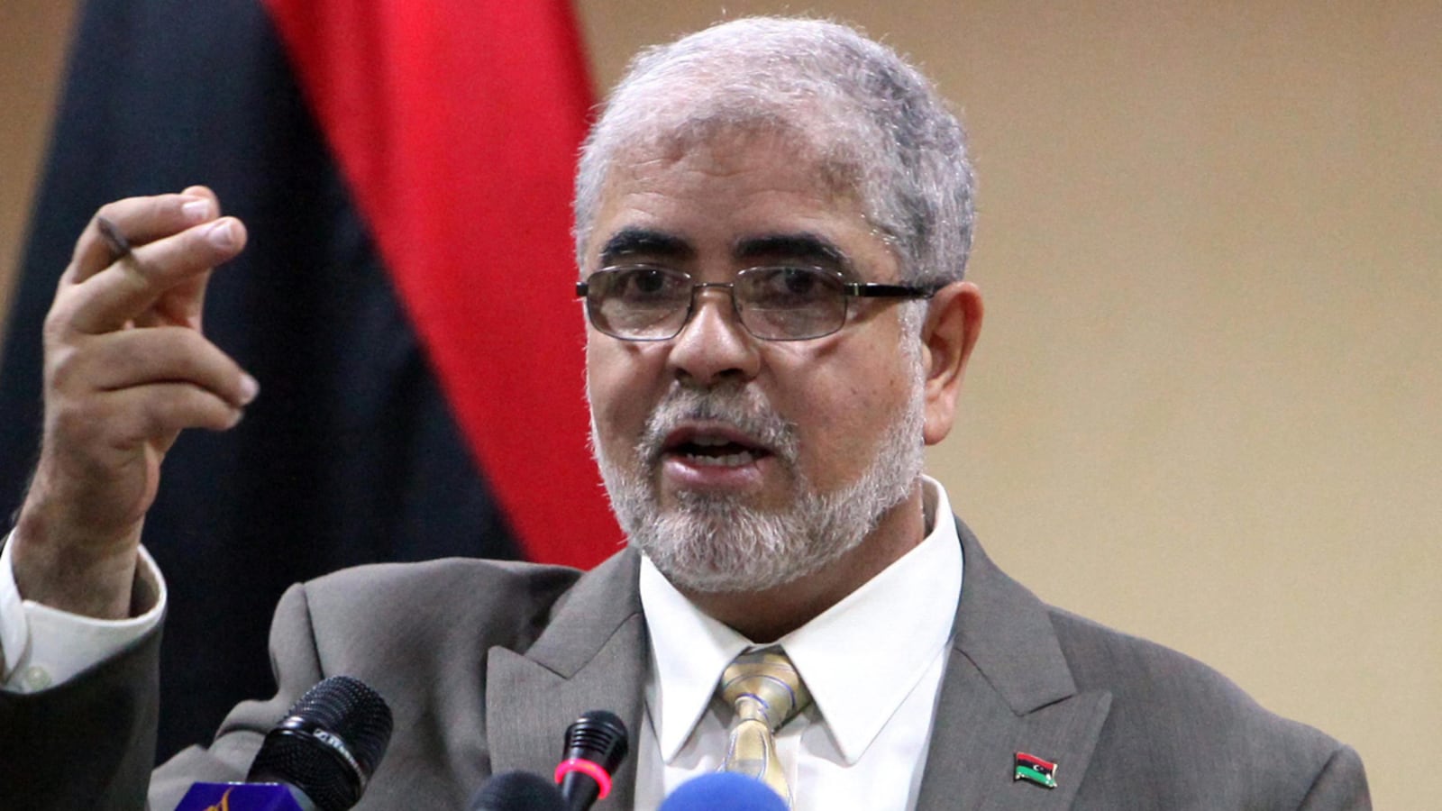 cheats/2012/10/04/protestors-storm-libyan-assembly/libya-prime-minister-abushagur-cheat_xthrlp