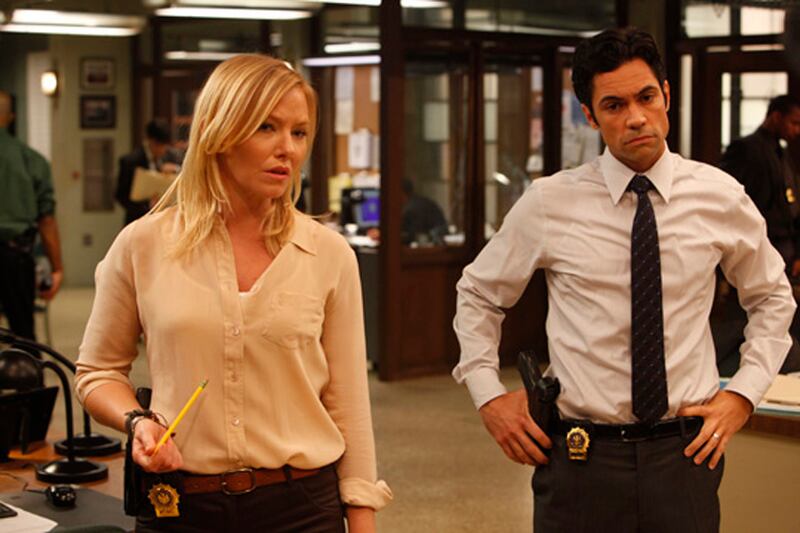 galleries/2011/09/13/fall-tv-preview-the-good-wife-dexter-bones-and-more-cliffhangers-photos/clffhangers-law-order-svu-8_p9pfpq