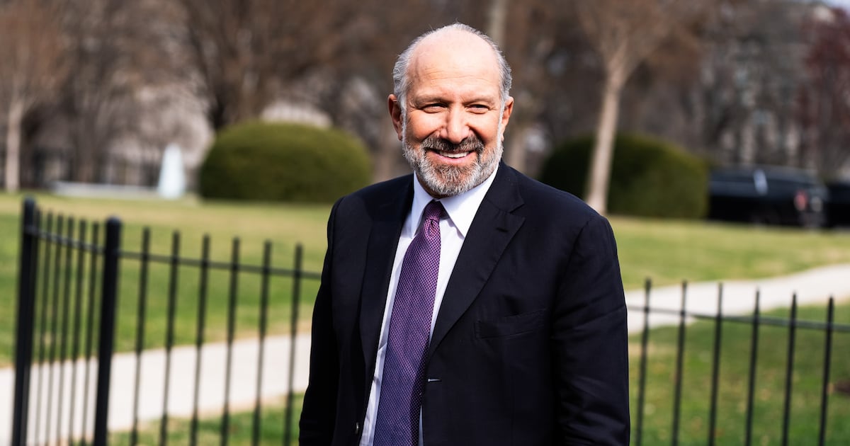 Lutnick Tries Smoothing Over Trump’s Brutal Tariff Comments