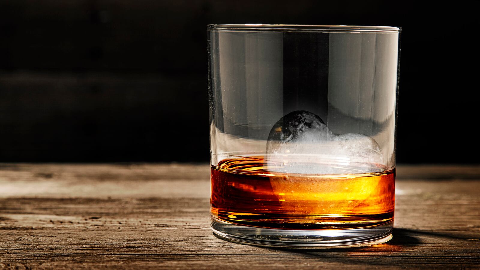 181108-whiskey-love-tease_hms3kx