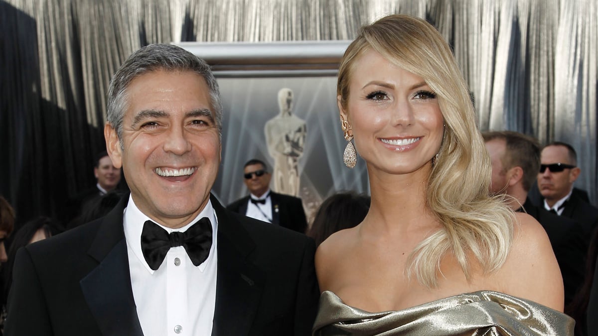 cheats/2012/02/26/stars-hit-the-red-carpet-at-oscars/clooney-red-carpet-cs_v72lu7