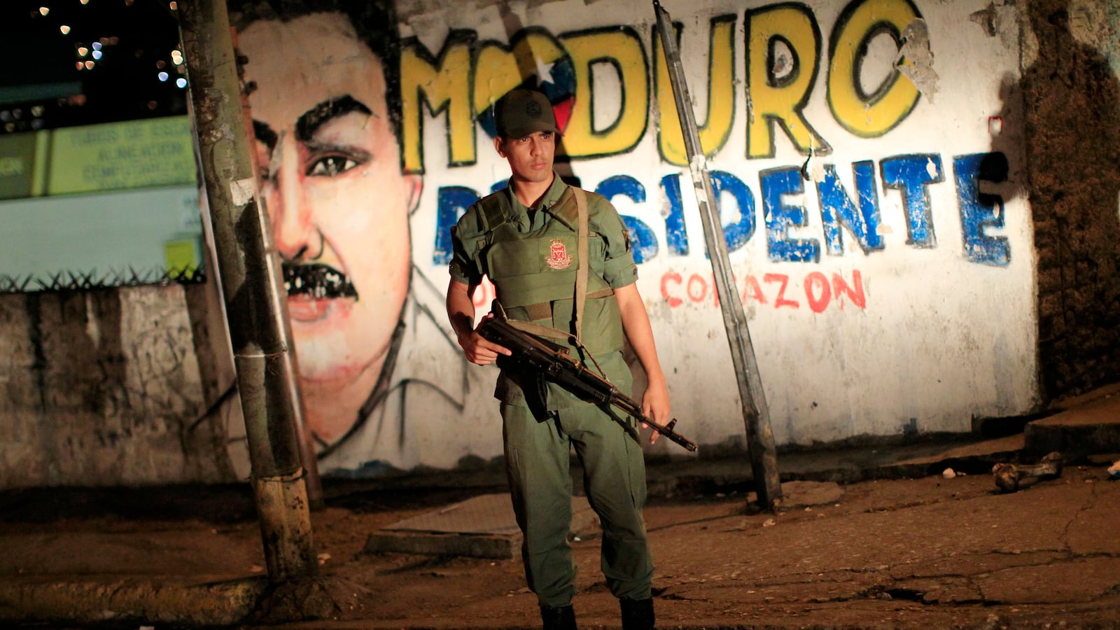 articles/2016/08/03/venezuela-s-high-profile-coke-traffickers-and-low-profile-coup/160802-stolk-venezuela-tease_b3jr99