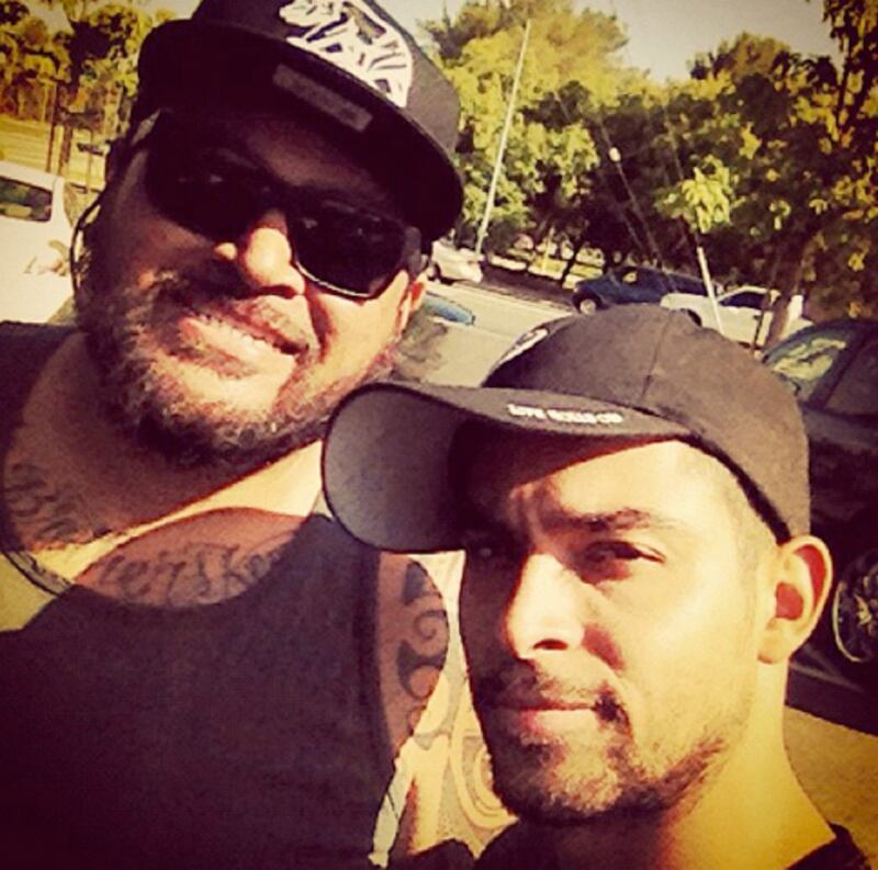 galleries/2012/07/08/kim-kardashian-stephen-colbert-more-celebrity-twitter-pictures-photos/twitpics-120706-valderamma_luh820