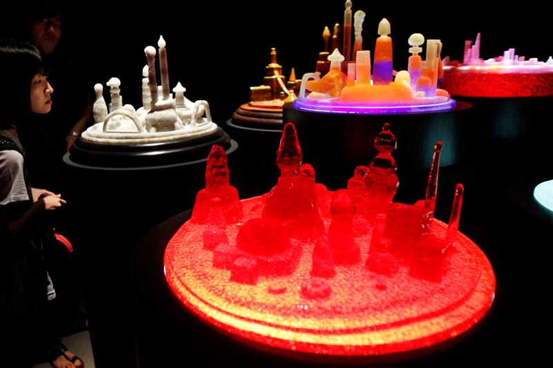 galleries/2012/02/01/artist-mike-kelley-dead/mike-kelley-5_xdggeo