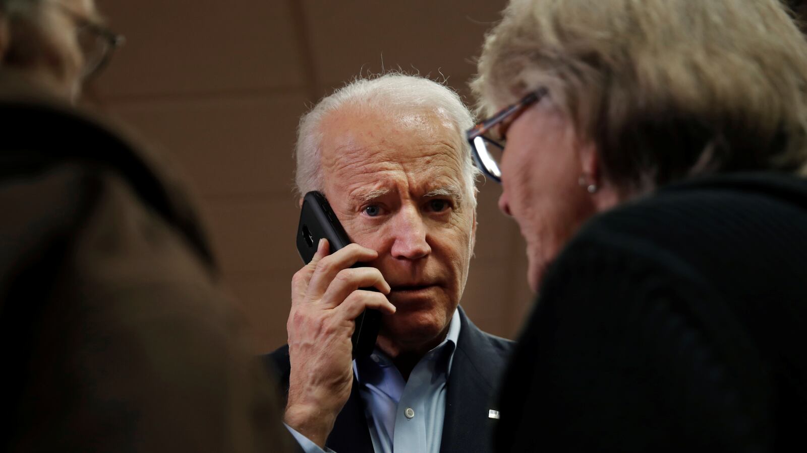 biden-phone_c6iucc