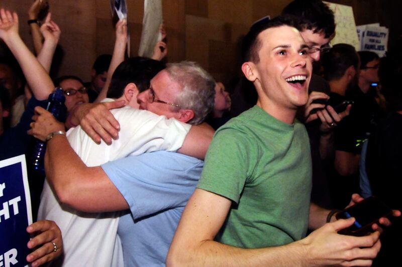 galleries/2011/06/25/new-york-approves-gay-marriage/gay-marriage-approved-new-york-6_wsssak