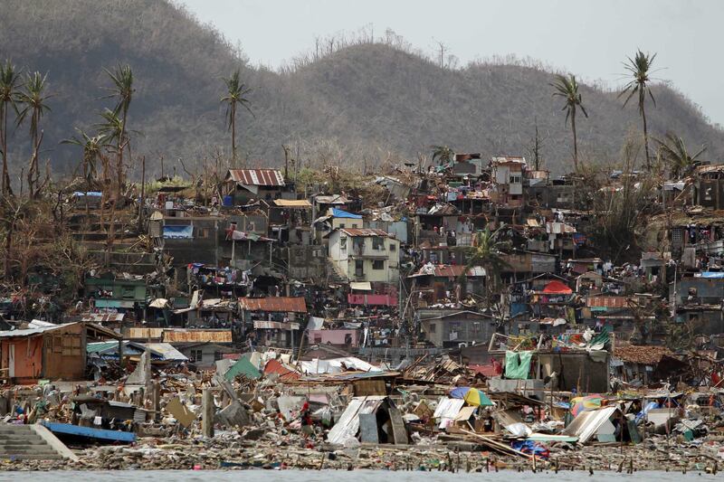 galleries/2013/11/08/monster-typhoon-haiyan-barrels-into-philippines-photos/131111-typhoon-philippines-update-2_jkkh4a