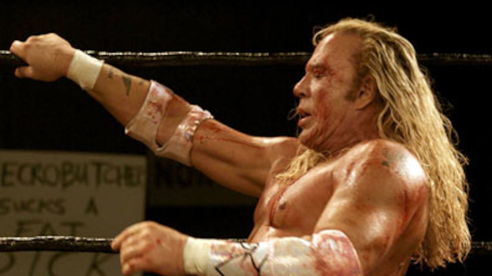 articles/2008/10/08/rourkersquos-resurrection/tapp-rourke_582_tlvtfe