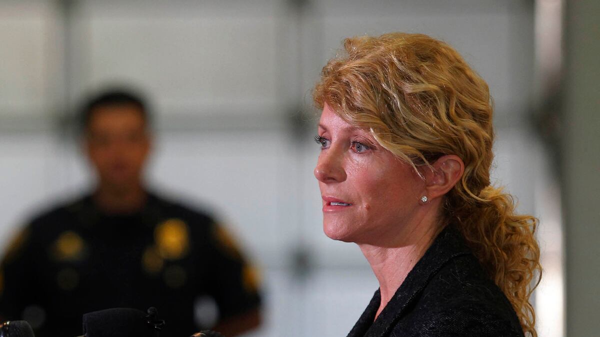 cheats/2012/03/22/firebomb-target-fund-health-care/texas-senator-wendy-davis-fund-health-care-cheat_gxhhgc