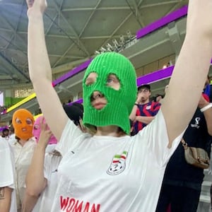 2022-11-30T010139Z_600252305_RC21WX97ITEH_RTRMADP_3_SOCCER-WORLDCUP-IRN-USA-REPORT_k3nl9t