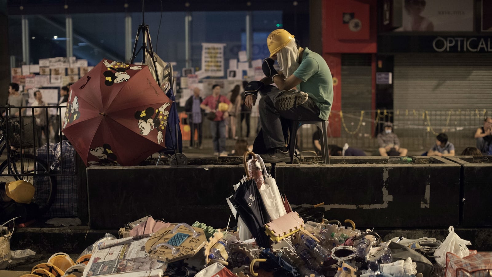 cheats/2014/10/21/hong-kong-head-poor-would-run-free-vote/141021-hong-kong-unrest_iakmpj
