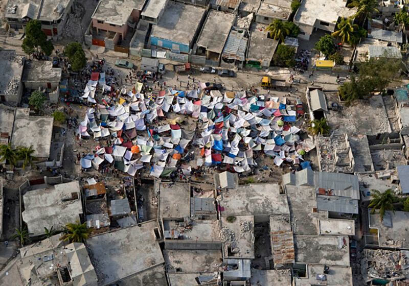 galleries/2010/01/13/earthquake-shakes-haiti/haiti-update-16_qmhgjc