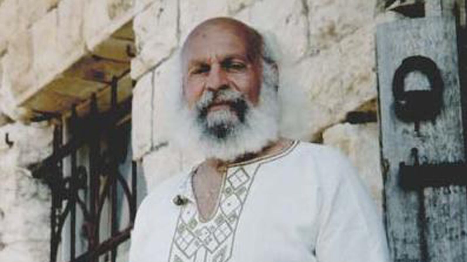 articles/2014/06/12/israel-s-tiniest-breakaway-state/140611-strochlic-tiny-sovereign-state-tease_zzxvac