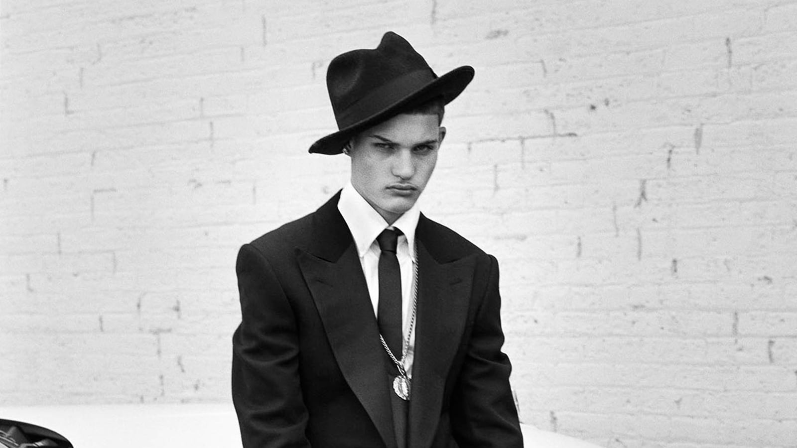 articles/2014/06/18/the-all-american-photographer-takes-on-detroit/140611-webber-detroit-07-tease_xibbhj