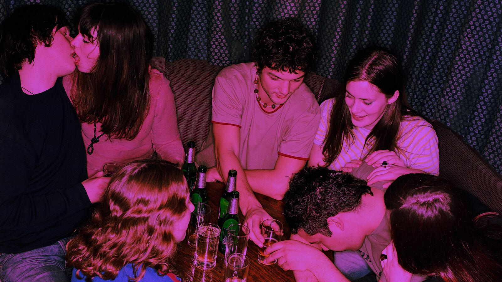 articles/2014/11/17/stepford-sororities-the-pressures-of-usc-s-greek-life/141116-craven-greek-life-tease_t5rwah