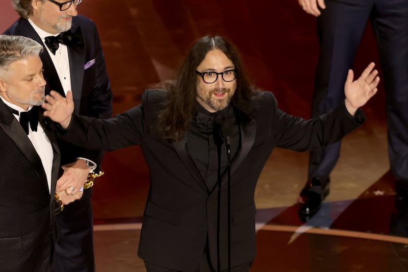 Sean Ono Lennon wished his mother a happy mother's day at the 2024 Academy Awards.