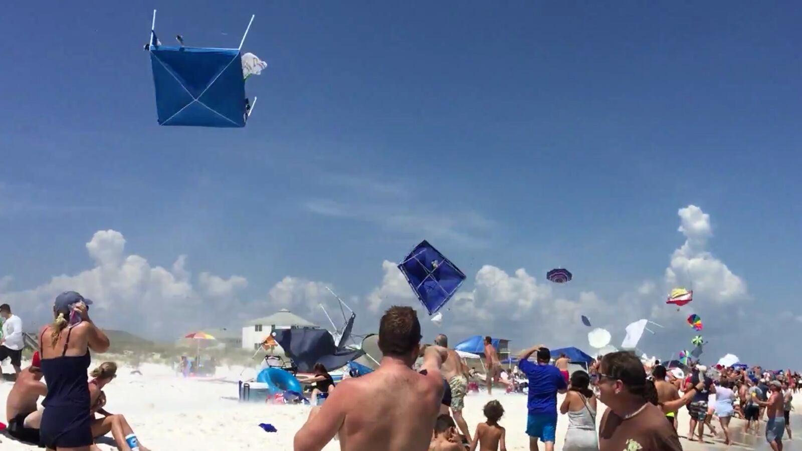 articles/2015/07/15/watch-the-blue-angels-send-beach-goers-flying/150715-joiner-blue-angels-tease_qiwfpf