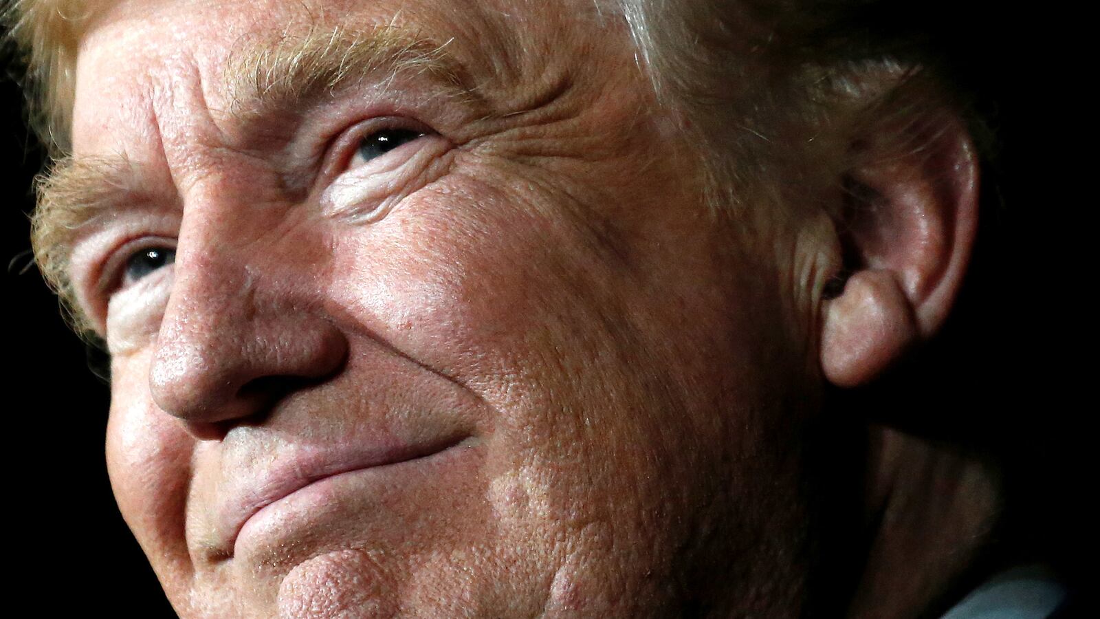 articles/2016/11/01/why-donald-trump-may-never-pay-federal-income-tax-again/161101-johnston-trump-scam-tease_wb5hkp