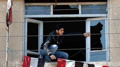 articles/2011/03/25/obamas-trap-in-syria-how-his-multilateralism-in-libya-will-trip-us-up/muravchick-syria_169343_g7gwr0