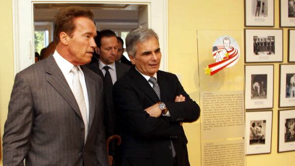 cheats/2012/09/23/arnold-dishes-on-love-child-scandal/celebrity-museums-gal-arnold_ytkyhy