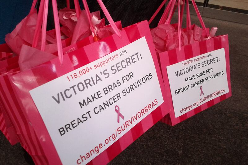 galleries/2013/12/27/the-year-in-fashion-scandals/131211-survivor-bra-fashion-fail_dop0g5